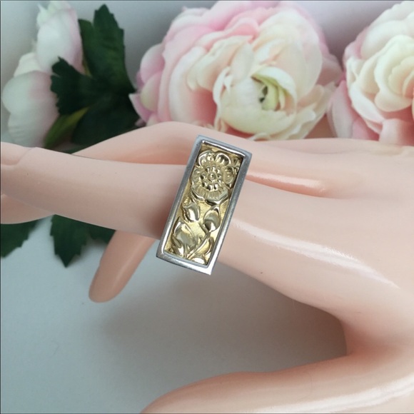 14k UNIQUE FLOWER RING - Picture 8 of 8